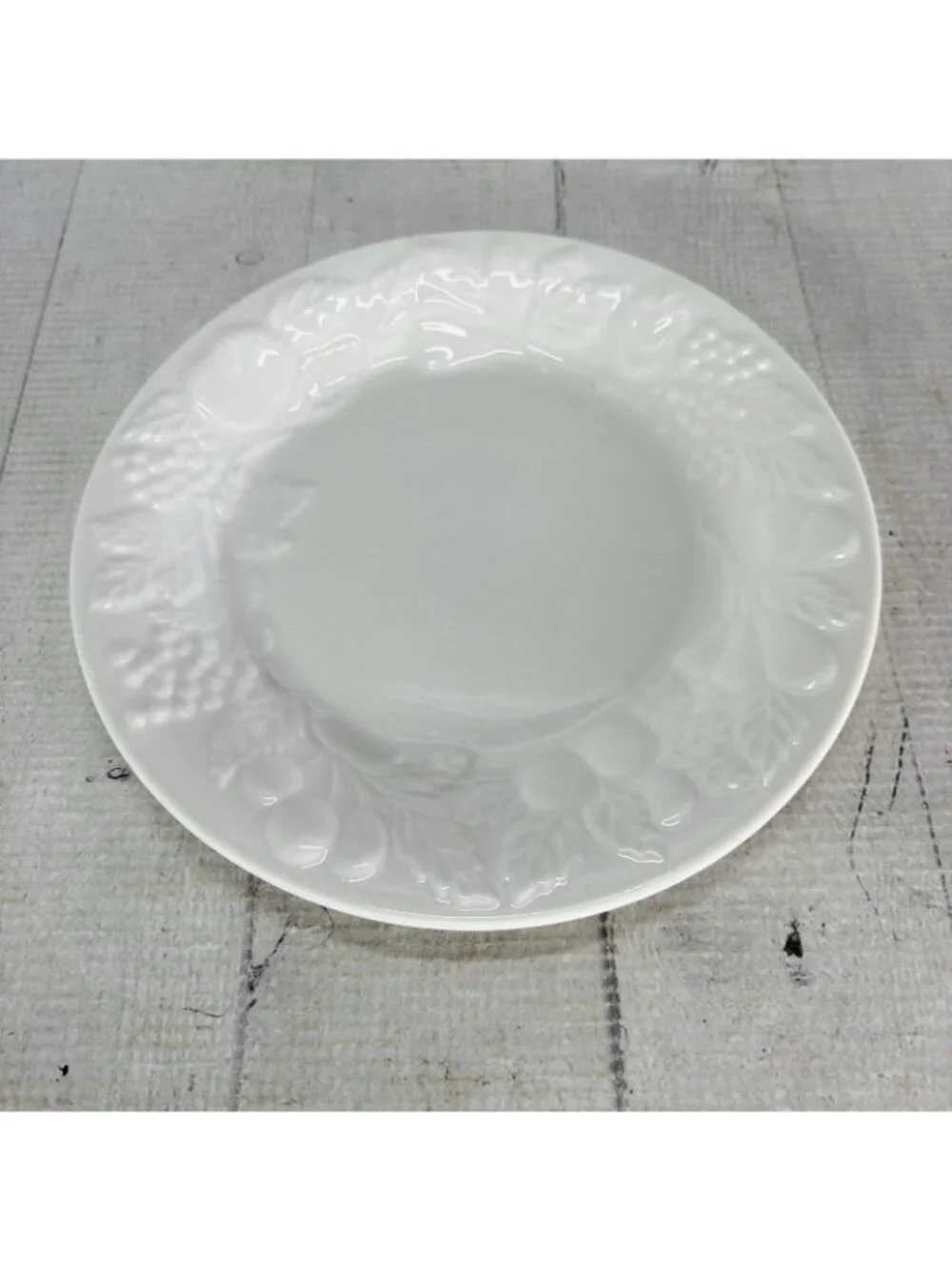 Gibson FRUIT Embossed Fruit White Shades Ceramic 7 3/4